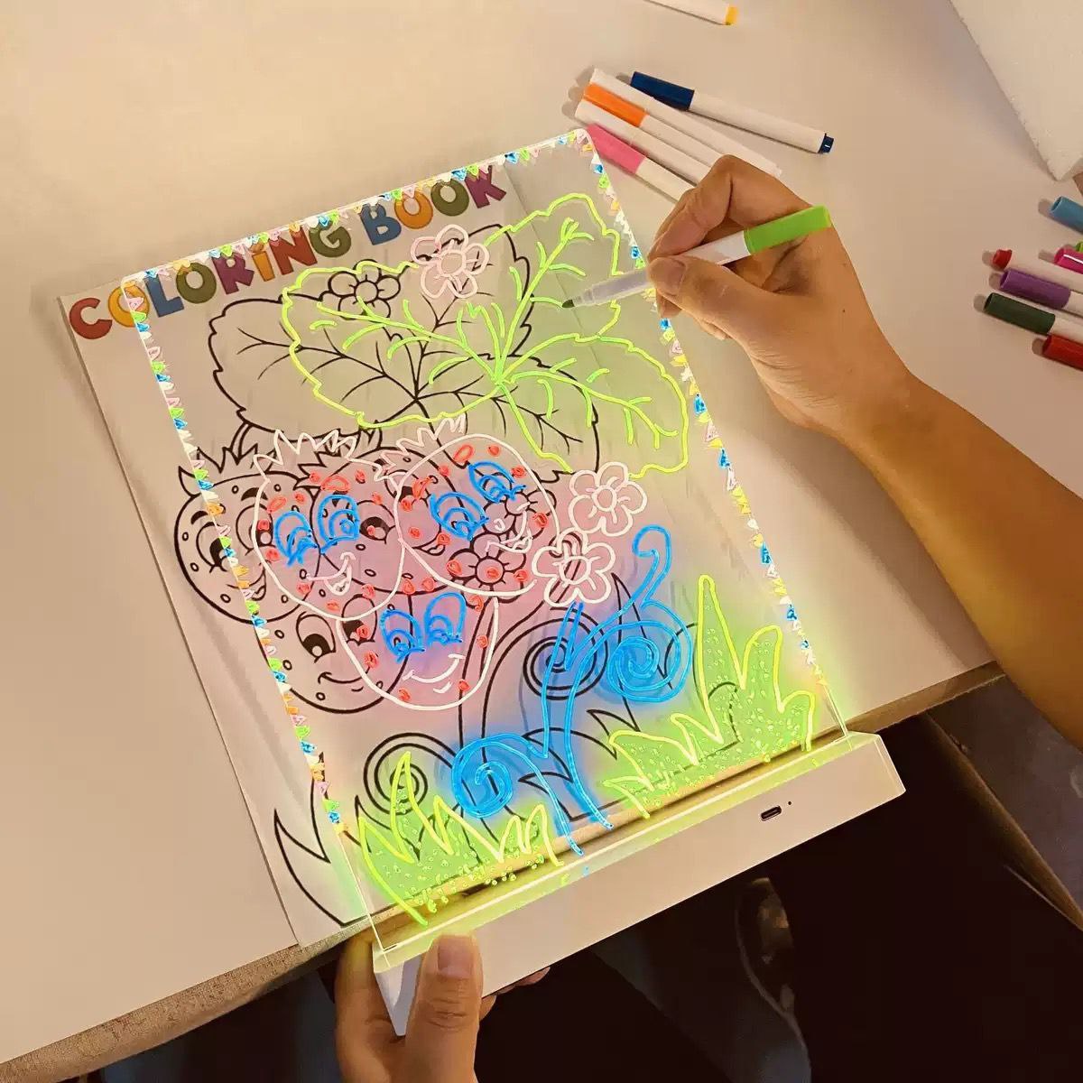 لوحة الرسم السحرية المضيئة